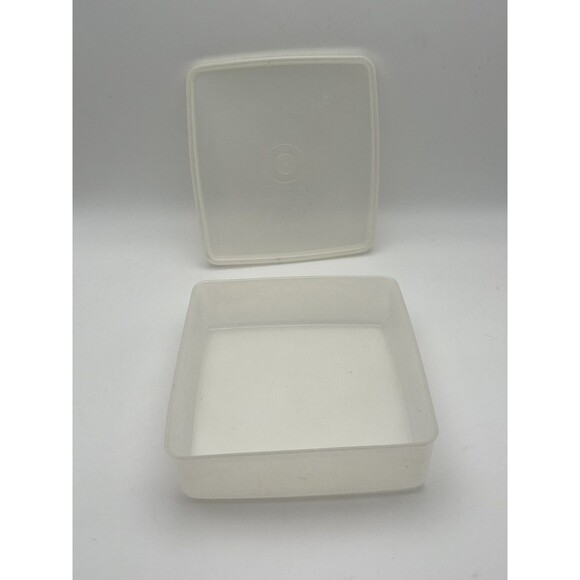 Vintage Tupperware White Sandwich Keeper Storage Container #670-1  #671-4 USA - Picture 4 of 4